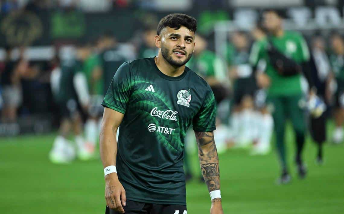 Alexis Vega en entrenamiento de la Selección Mexicana.