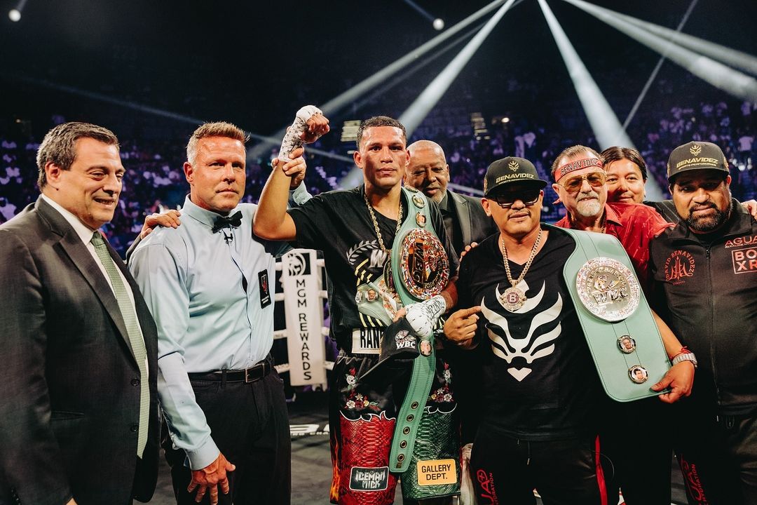 DAVID BENAVÍDEZ POSA CON SU TÍTULO DEL CMB SEMIPESADO TRAS SU VICTORIA ANTE OLEKSANDR GVOZDYK