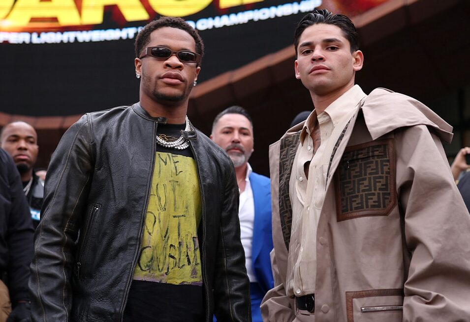 DEVIN HANEY A LA IZQUIERDA Y RYAN GARCÍA A LA DERECHA