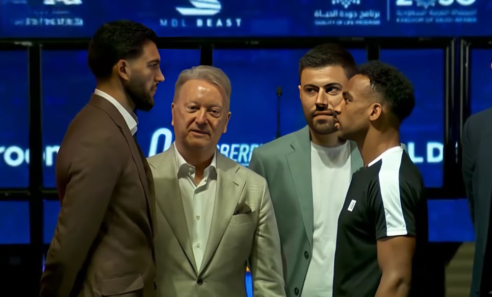 A LA IZQUIERDA HAMZAH SHEERAZ Y A LA DERECHA TYLER DENNY