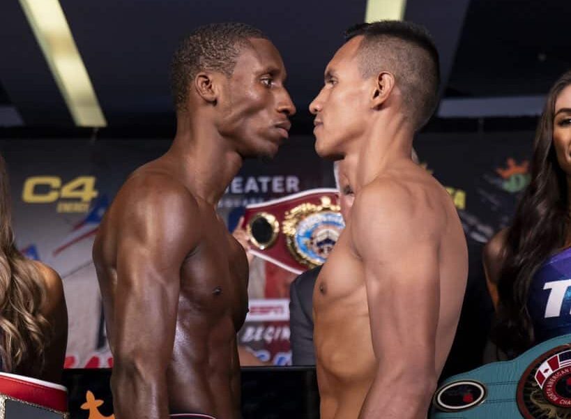 BRUCE CARRINGTON A LA IZQUIERDA Y BRAYAN DE GRACIA A LA DERECHA, CARA A CARA TRAS EL PESAJE