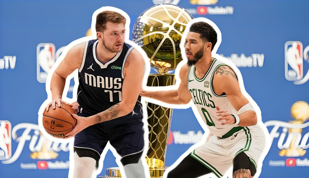 LUKA DONCIC A LA IZQUIERDA DE LOS MAVERICKS DEFENDIDO POR JAYSON TATUM DE LOS CELTICS A LA DERECHA