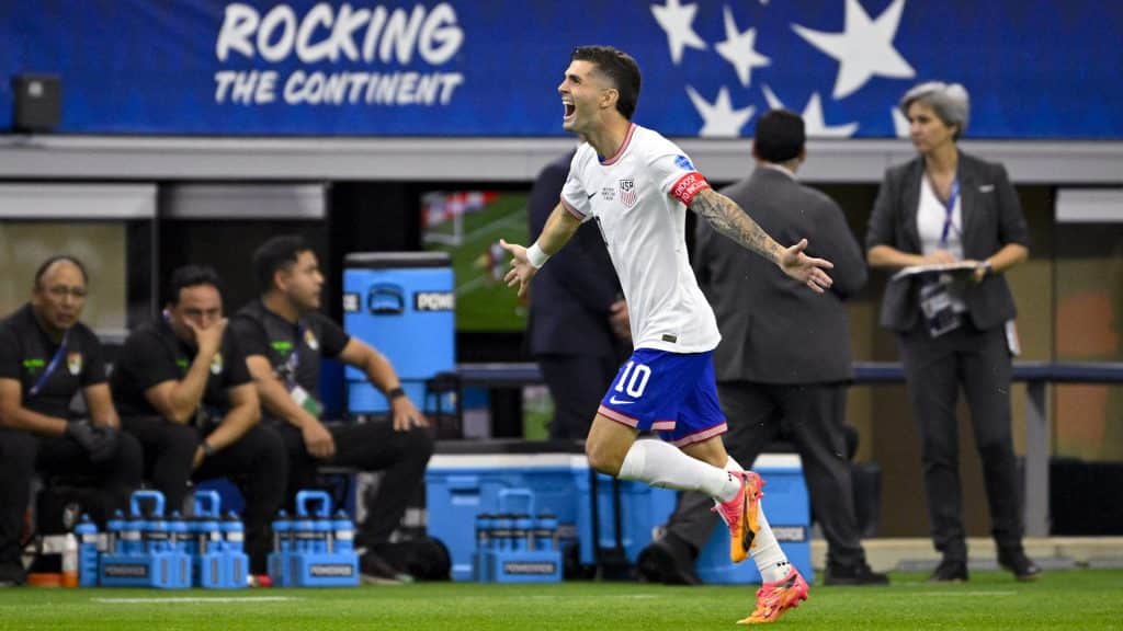PULISIC FESTEJA EL GOL PARA ESTADOS UNIDOS