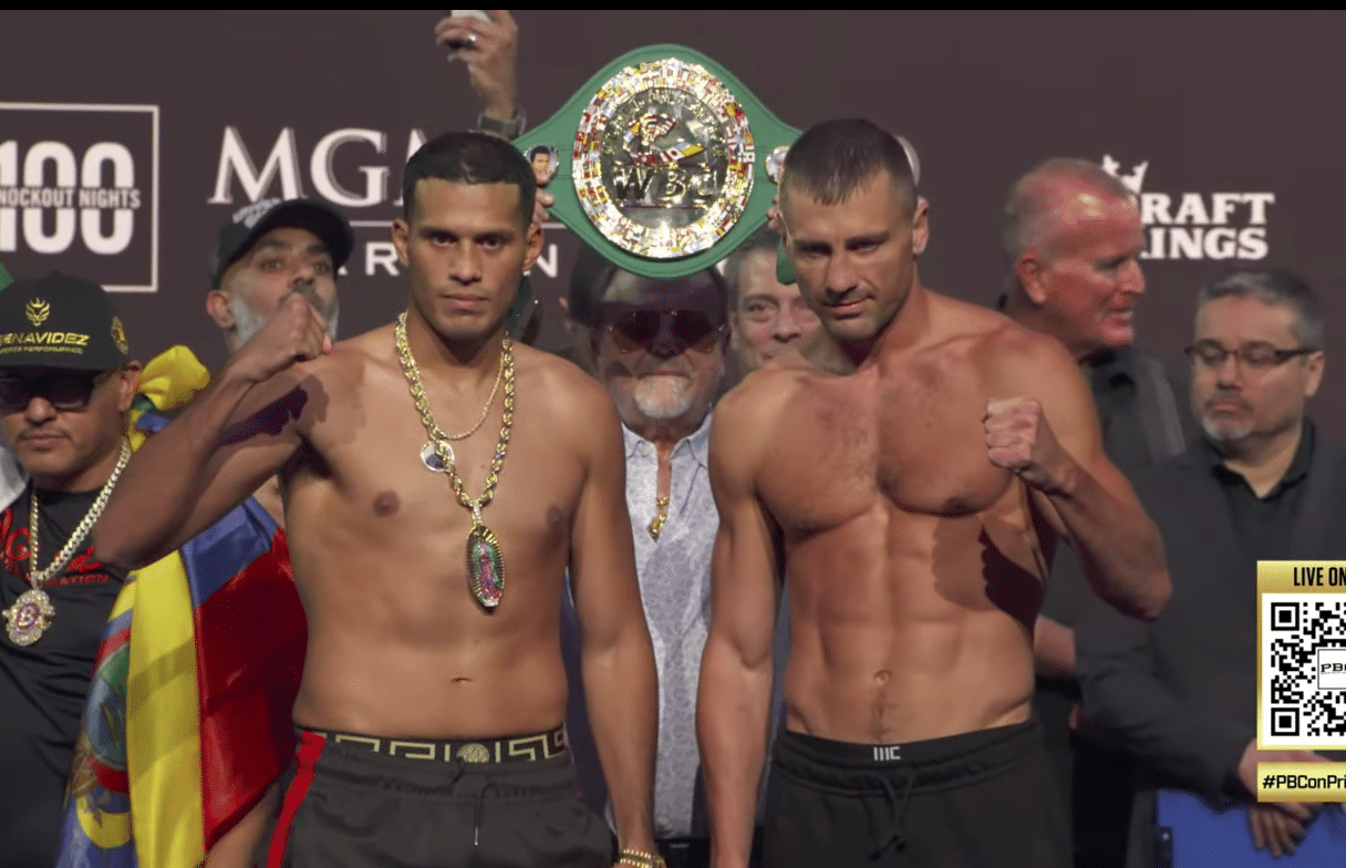 DAVID BENAVÍDEZ A LA IZQUIERDA Y OLEKSANDR GVOZDYK A LA DERECHA, POSANDO PARA LA FOTO