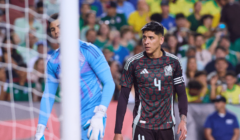 EDSON ÁLVAREZ JUGANDO CON EL TRI