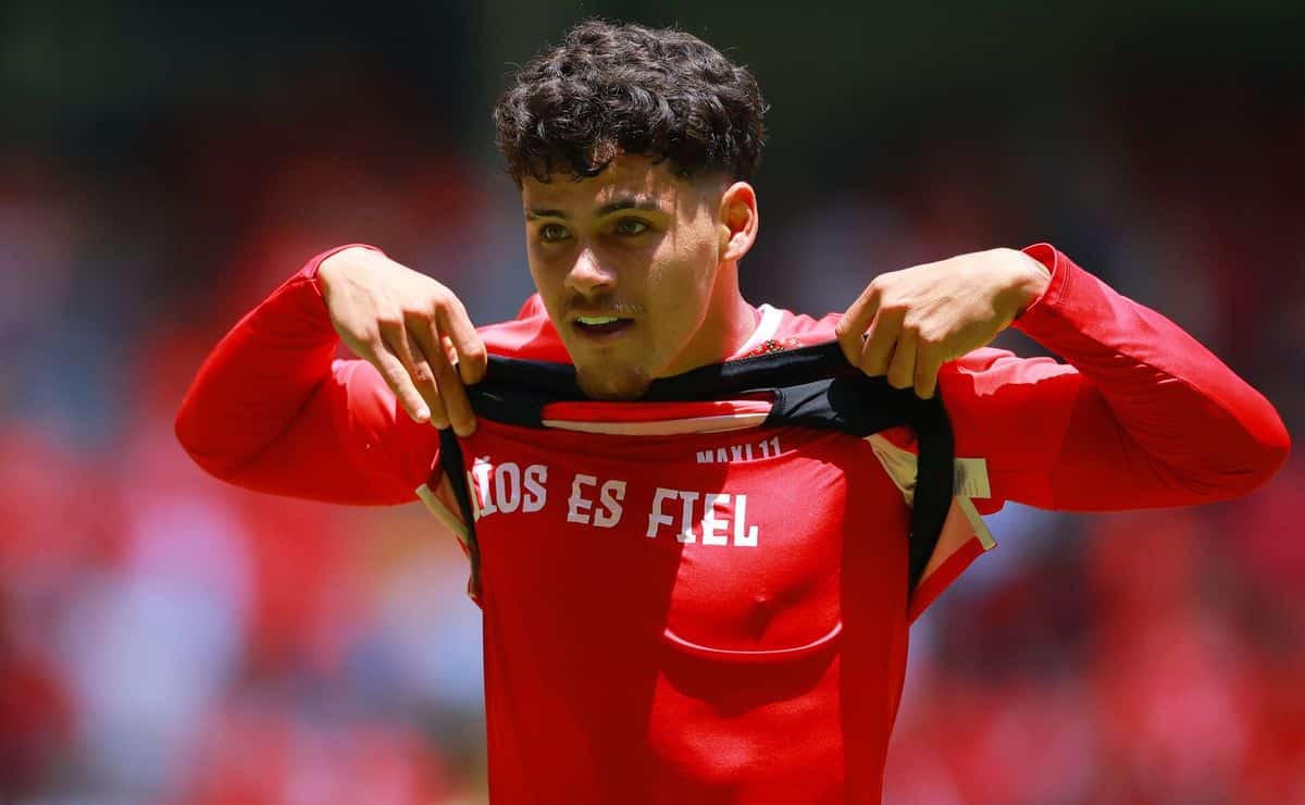 Maxi Araujo en entrenamiento con el Toluca.