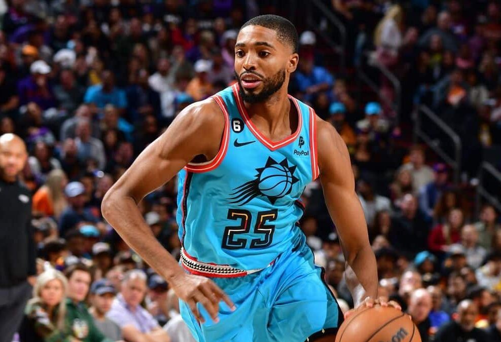 MIKAL BRIDGES DURANTE SU ETAPA CON LOS PHOENIX SUNS EN LA NBA