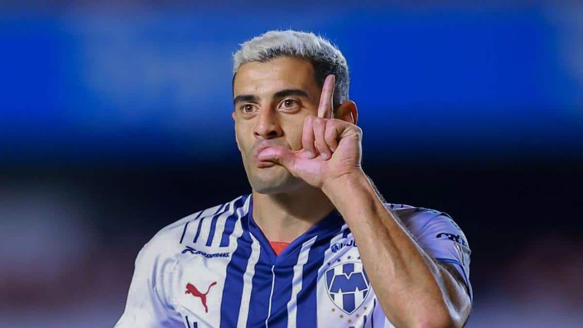 Germán Berterame festeja gol con la playera de Rayados.
