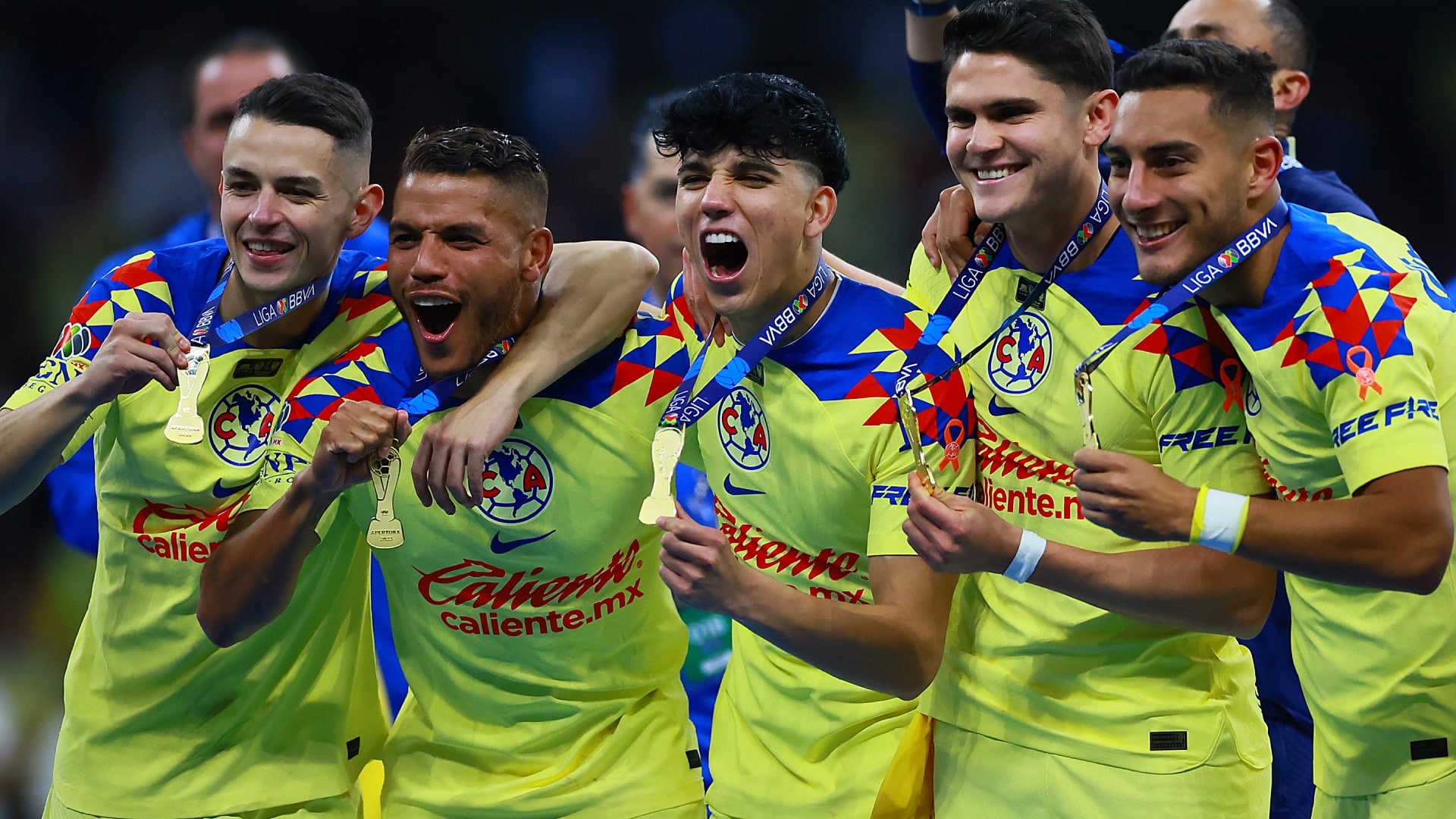 AMÉRICA FESTEJA EL TITULO