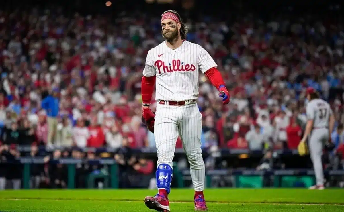 HARPER SALE DEL JUEGO POR UNA MOLESTIA
