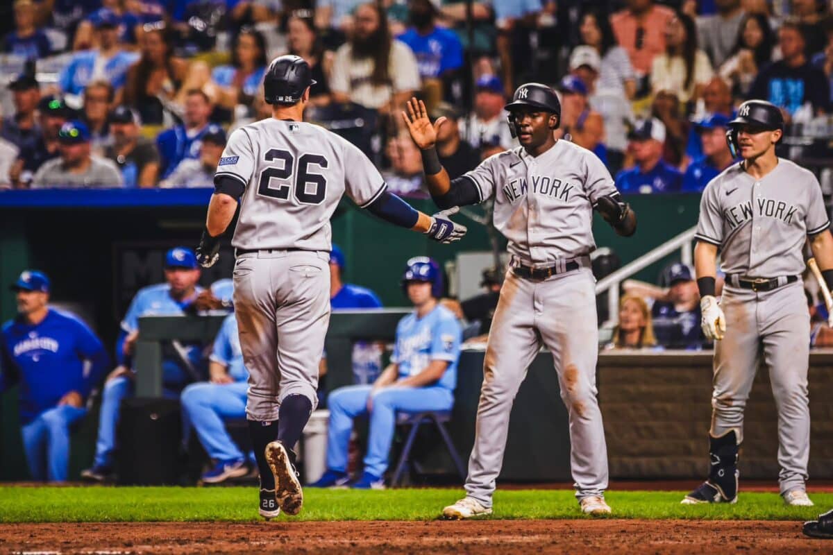 YANKEES GANA VALIOSO JUEGO