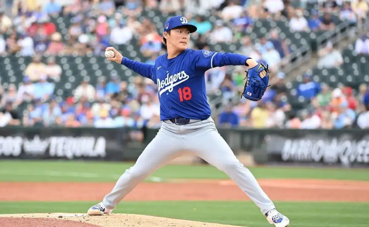 YAMAMOTO LANZANDO ANTE LOS METS