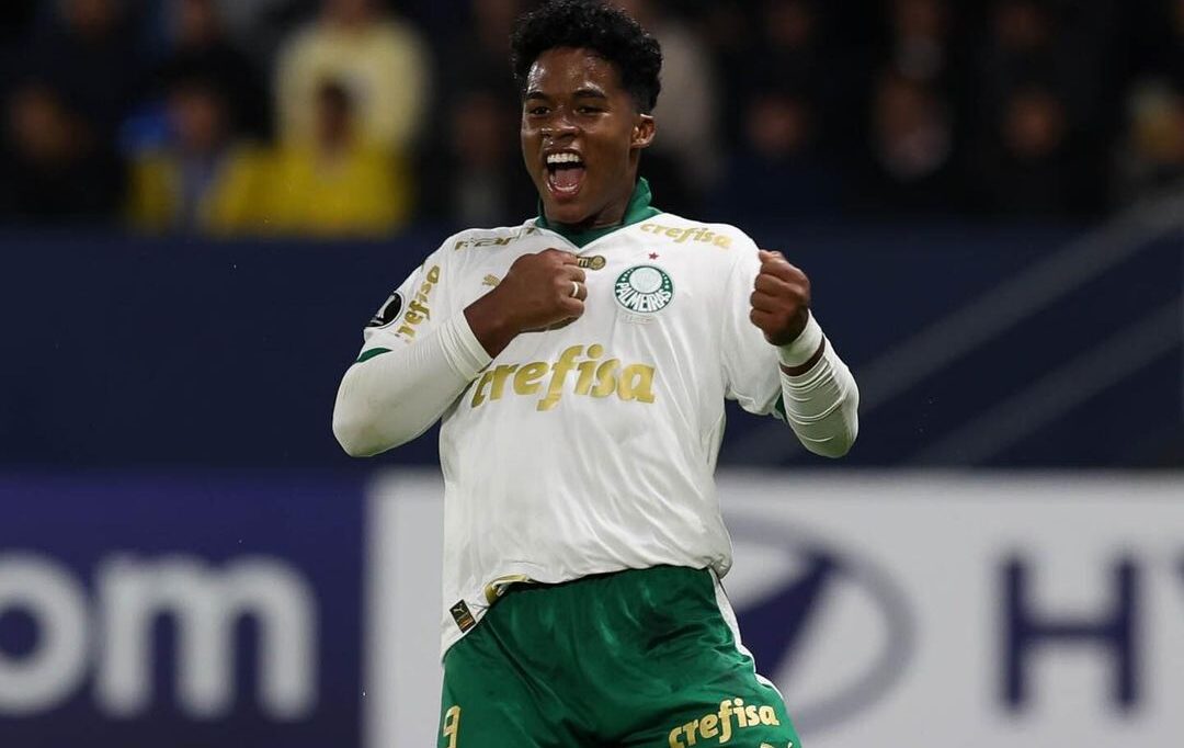 ENDRICK FESTEJA CON EL PAMEIRAS DE BRASIL