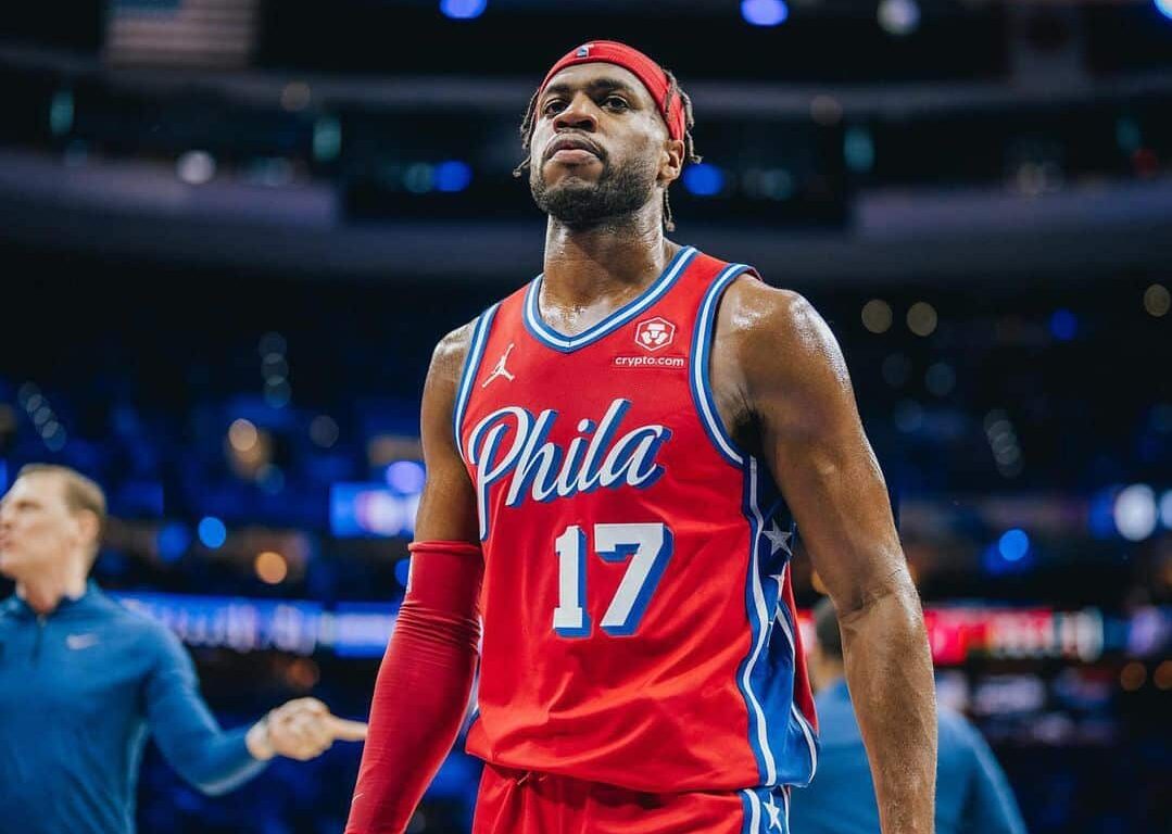 BUDDY HIELD LUEGO DE UN PARTIDO EN LA NBA CON LOS PHILADELPHIA 76ERS