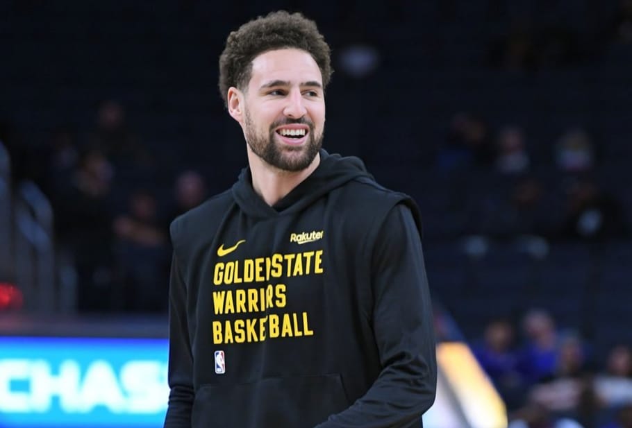 KLAY THOMPSON DURANTE UN CALENTAMIENTO CON LOS WARRIORS EN LA NBA