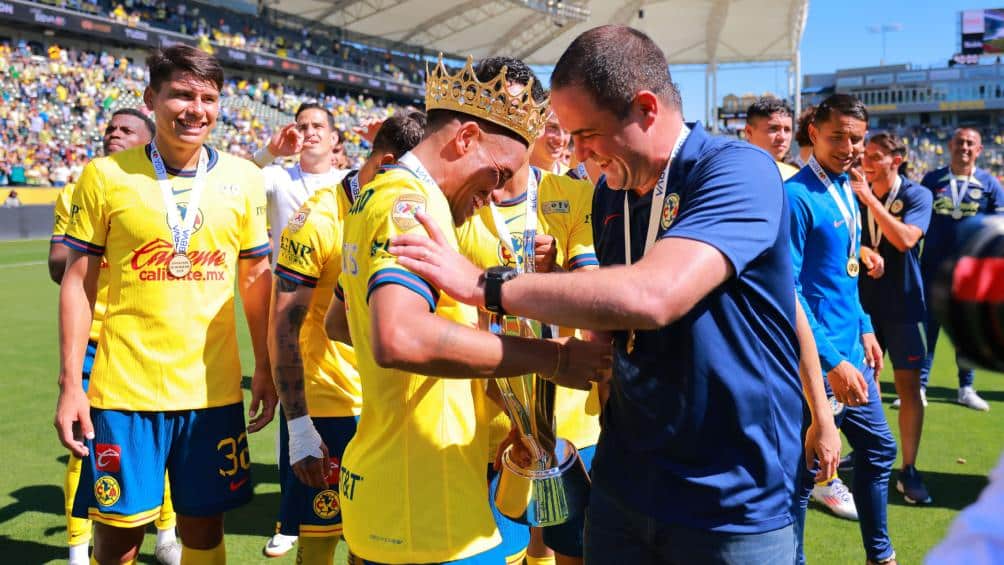 André Jardine tras ganar la Supercopa ante Tigres de la UANL.