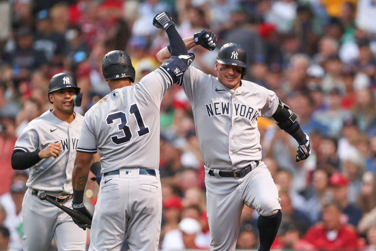 YANKEES CELEBRA VICTORIA EN FENWAY PARK