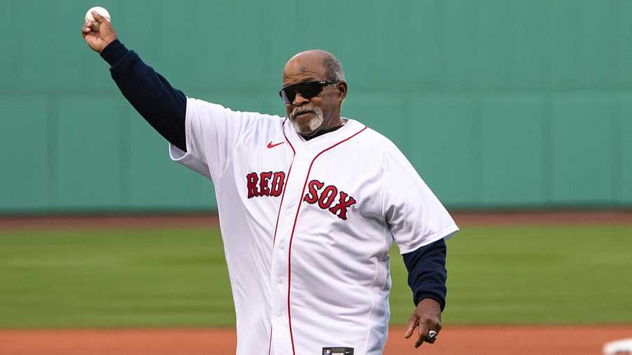 EL EX LANZADOR CUBAO EN HOMENAJE EN FENWAY PARK
