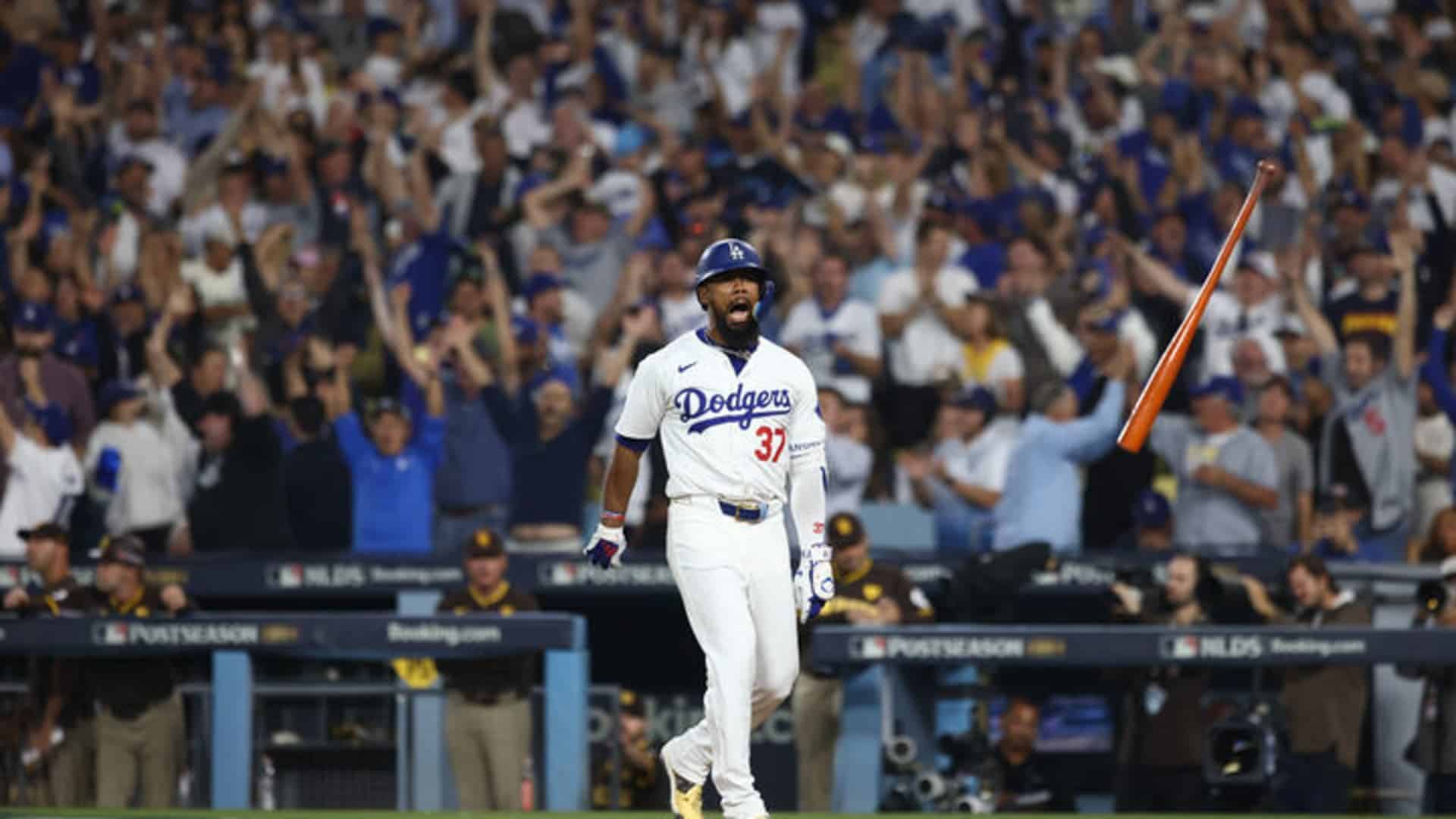 TEOSCAR HERNÁNDEZ SELLO EL TRIUNFO CON UN CUADRANGULAR