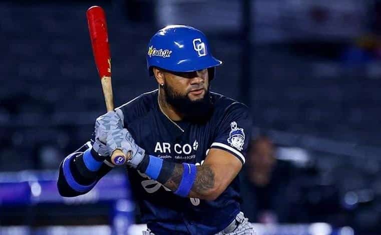 YAQUIS DE OBREGÓN BUSCAN EVITAR LA BARRIDA DE VISITANTE FRENTE A LOS TOMATEROS EN CULIACÁN