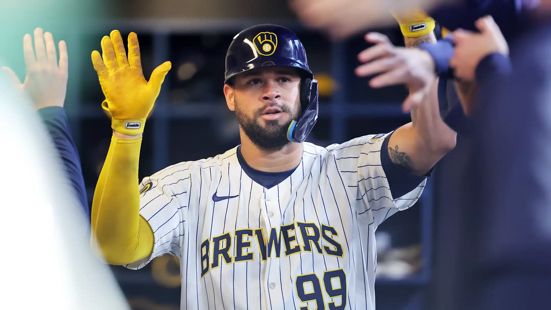 GARY SÁNCHEZ CAMBIA DE FRANELA
