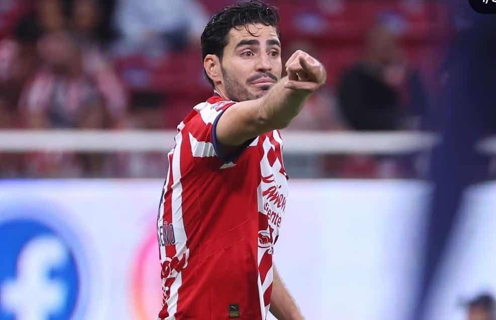 POLLO BRISEÑO ES OTRA DE LAS BAJAS QUE SUMA CHIVAS AL IRSE FICHADO CON EL DEPORTIVO TOLUCA