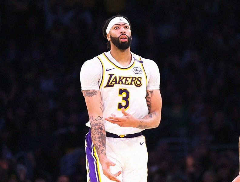 Anthony Davis esta teniendo una buena temporada con Lakers.