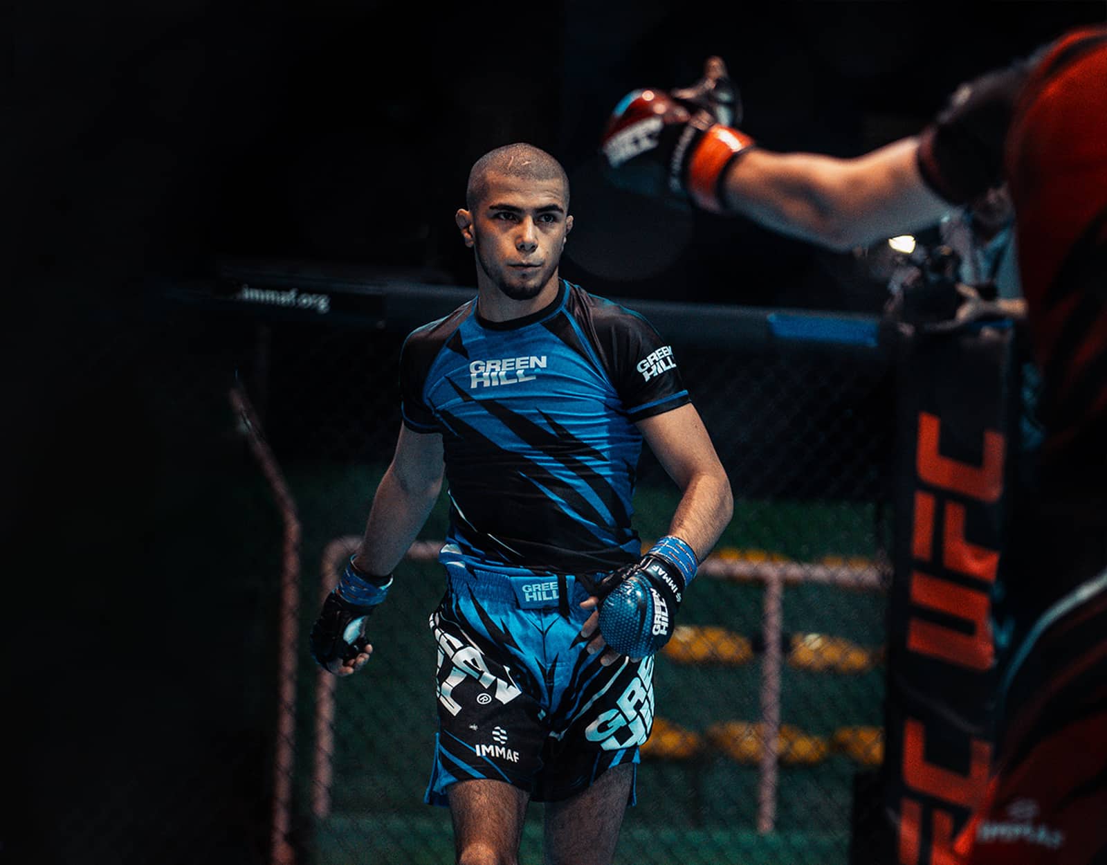 Ermal Hadribeaj tuvo un pasado en las Artes Marciales Mixtas.