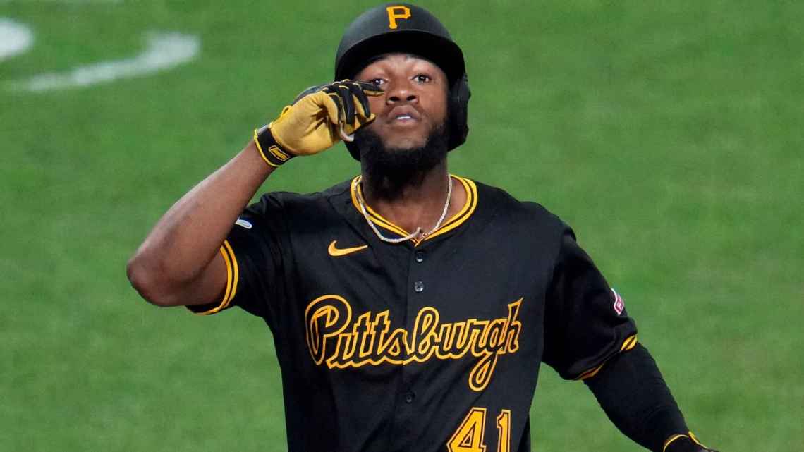 DE LA CRUZ LLEGA A LOS BRAVES