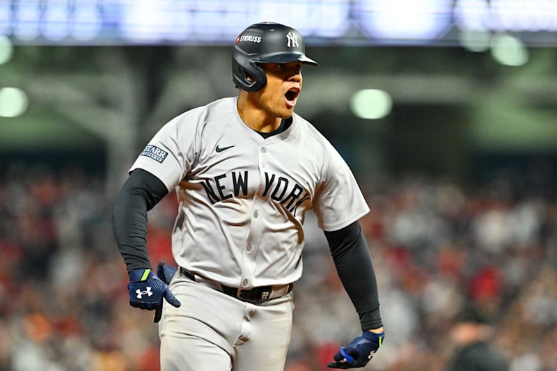 JUAN SOTO LE GUIÑE EL OJO A LOS YANKEES