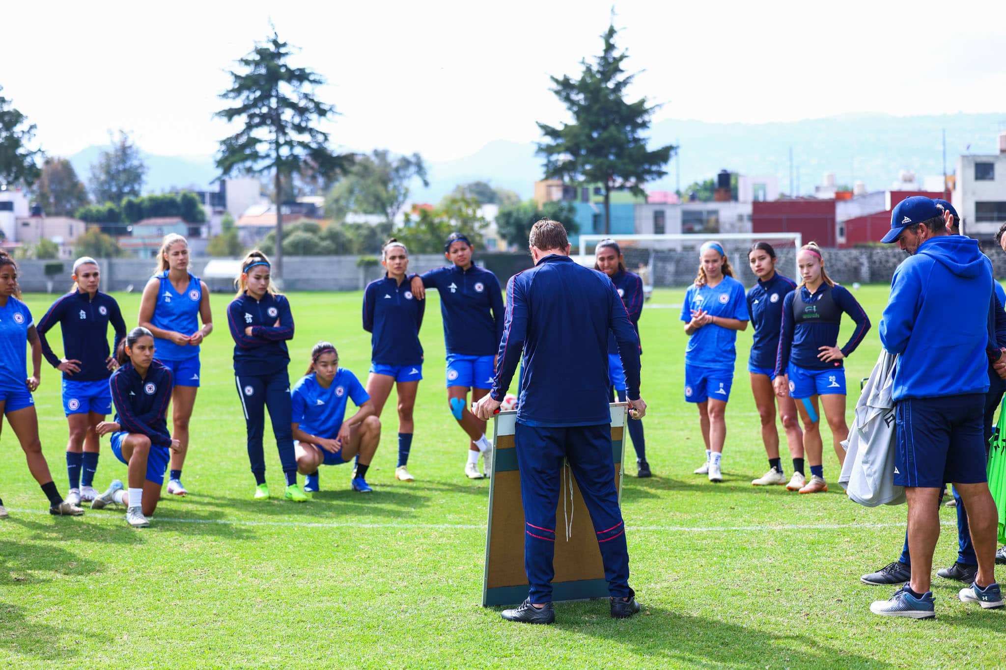 DIEGO TESTAS CRUZ AZUL FEMENIL CL2025