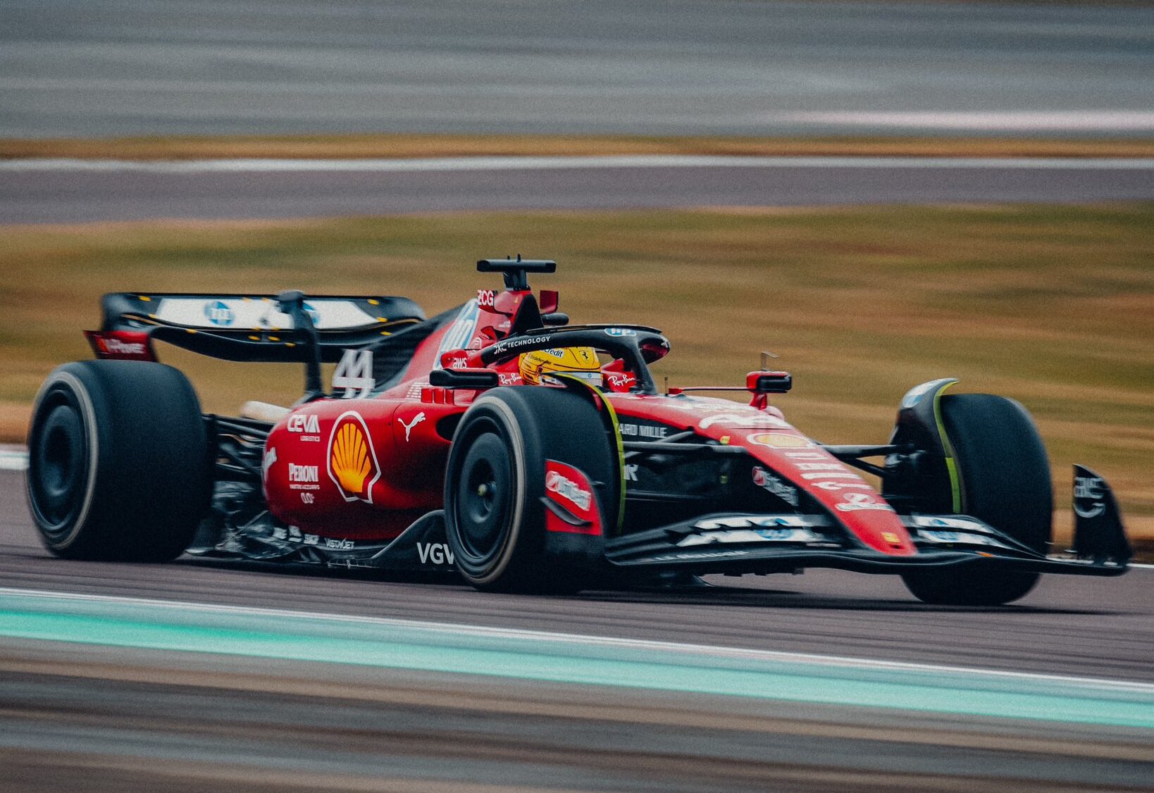 HAMILTON FERRARI F1 2025