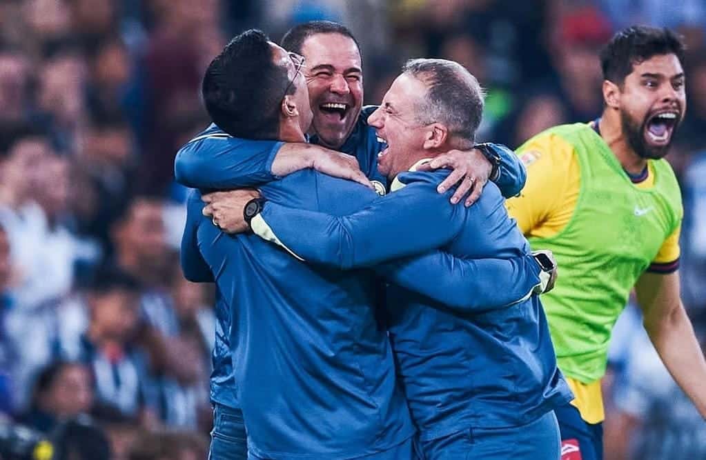 ANDRÉ JARDINE SE METIÓ RÁPIDAMENTE A LOS LIBROS DE LA HISTORIA DEL CLUB AMÉRICA COMO UNO DE LOS MEJORES ENTRENADORES DE LA LIGA MX