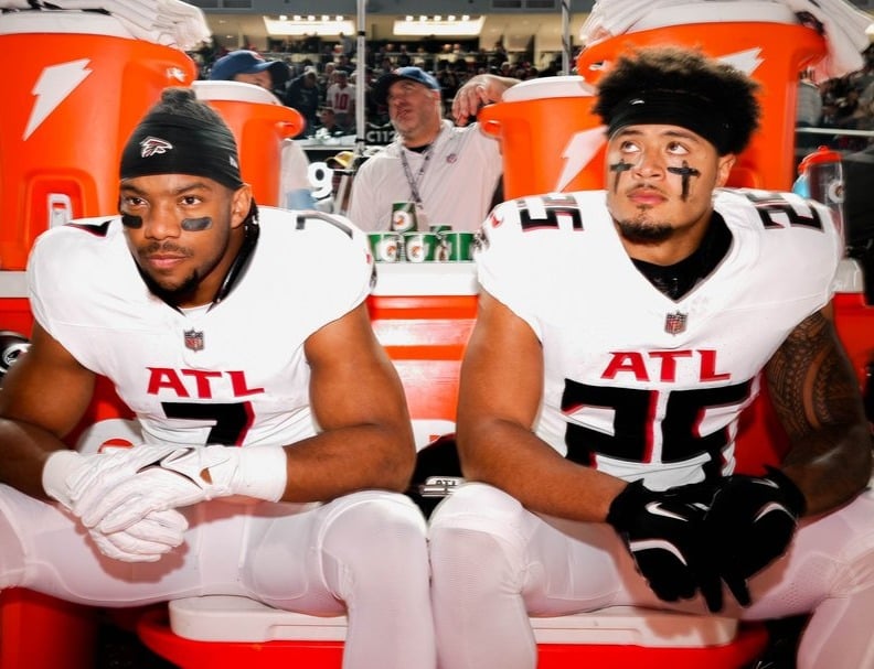 Los Falcons buscan mantener vivo su sueño de playoffs, mientras los Panthers intentarán cerrar la temporada con orgullo.