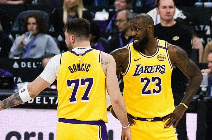 LeBron James y Luka Doncic juegan hoy en el regreso de los juegos.