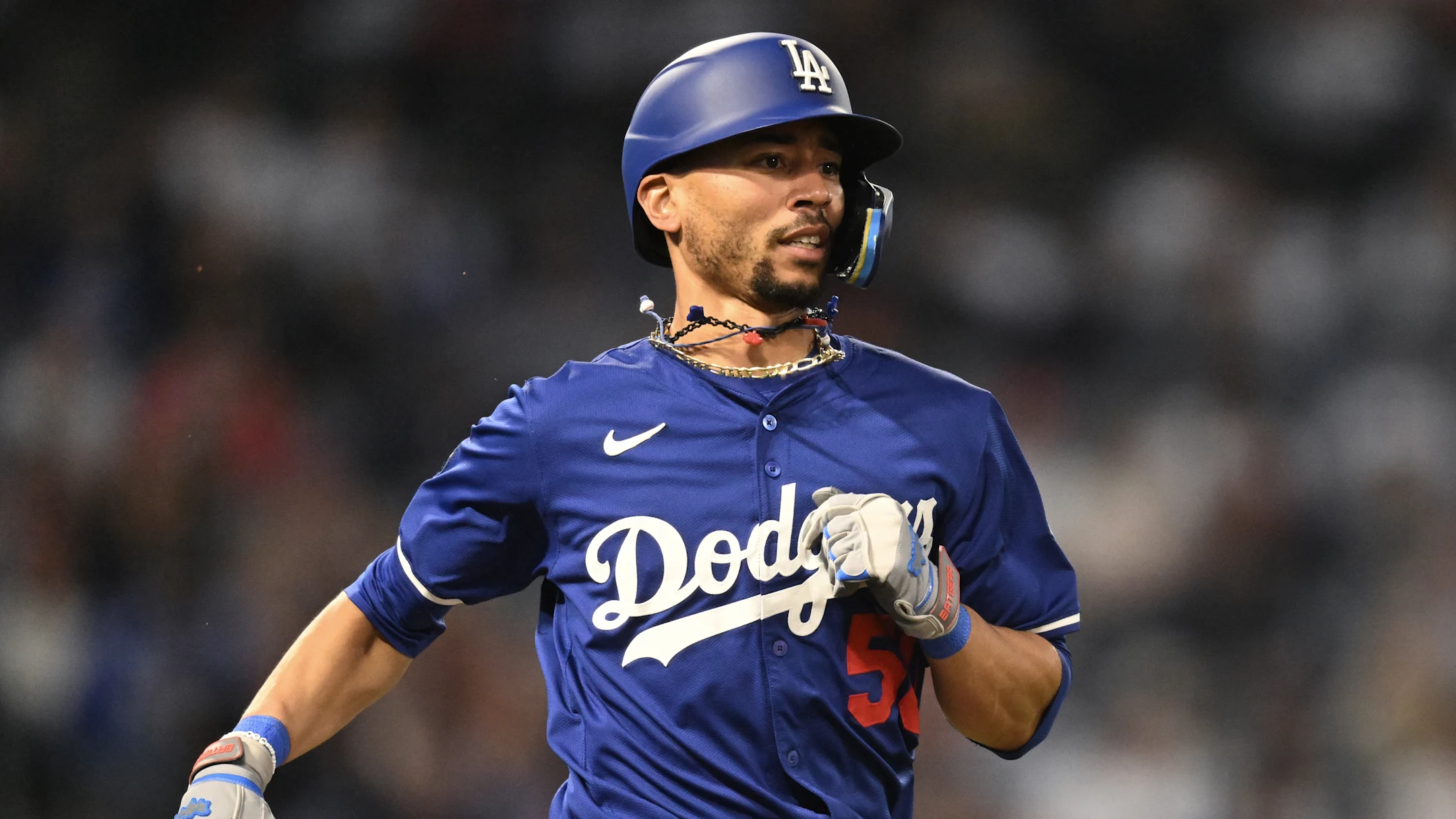 MOOKIE BETTS SIGUE SIN JUGAR POR LOS DODGERS