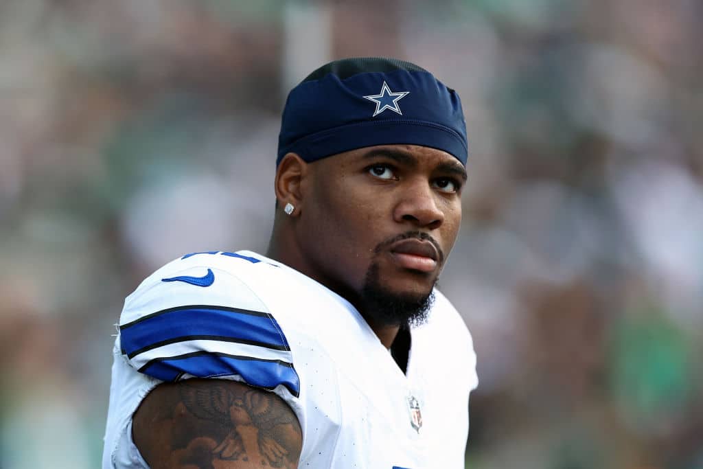 Micah Parson sale en defensa de Jerry Jones en redes sociales.