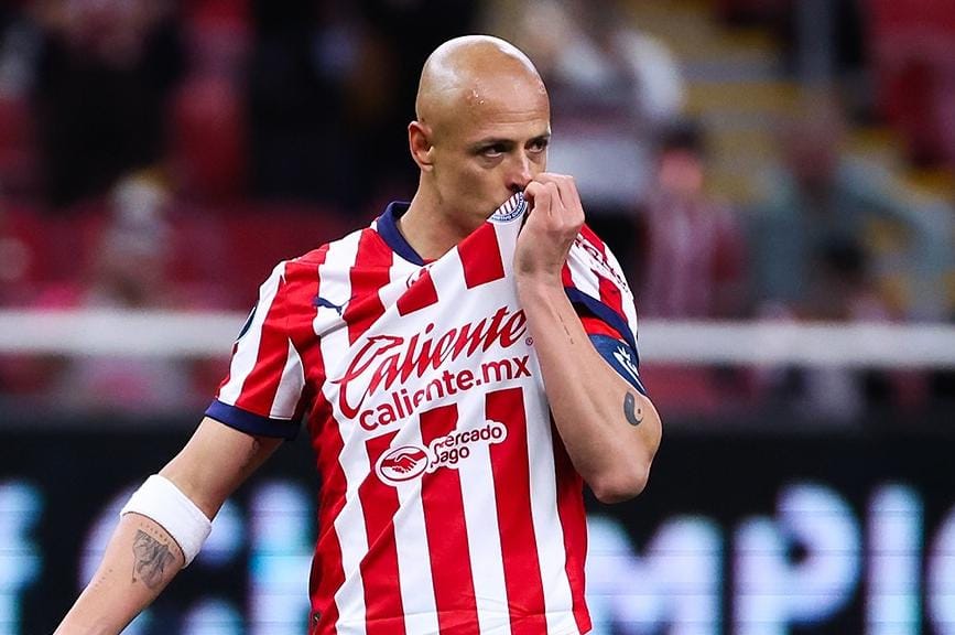 JAVIER HERNÁNDEZ HA SIDO DURAMENTE CRITICADO PESE SU TRAYECTORIA DESDE SU REGRESO A LAS CHIVAS EN LA LIGA MX