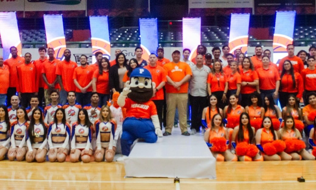Presenta Pioneros equipo y nueva piel.
