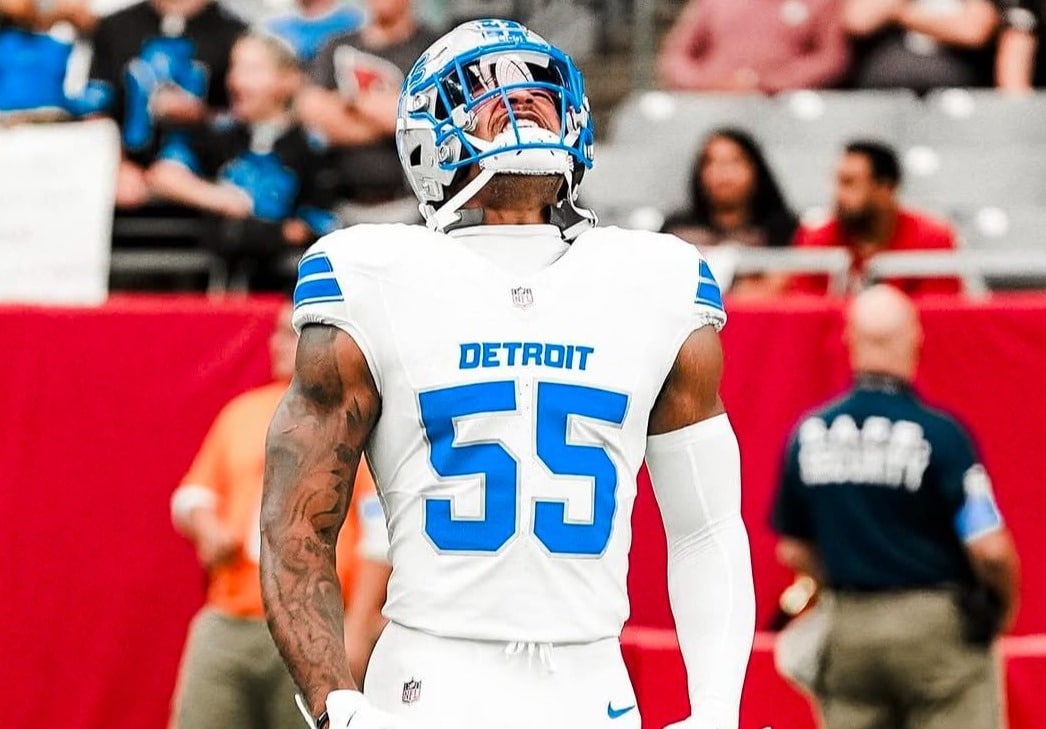 Los Detroit Lions firman con Derrick Barnes una extensión de contrato de 3 años, según informes.