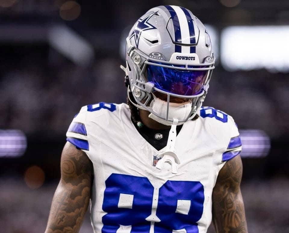 CeeDee Lamb reacciona de mala manera por la salida de Lawrence de Dallas.