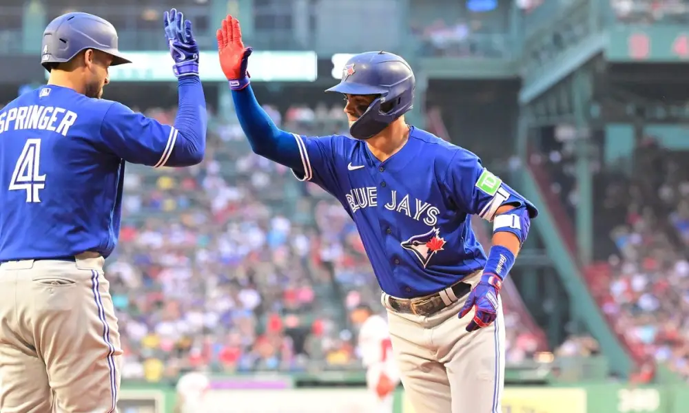 AZULEJOS Y RED SOX CIERRAN LA SERIE ESTE JUEVES