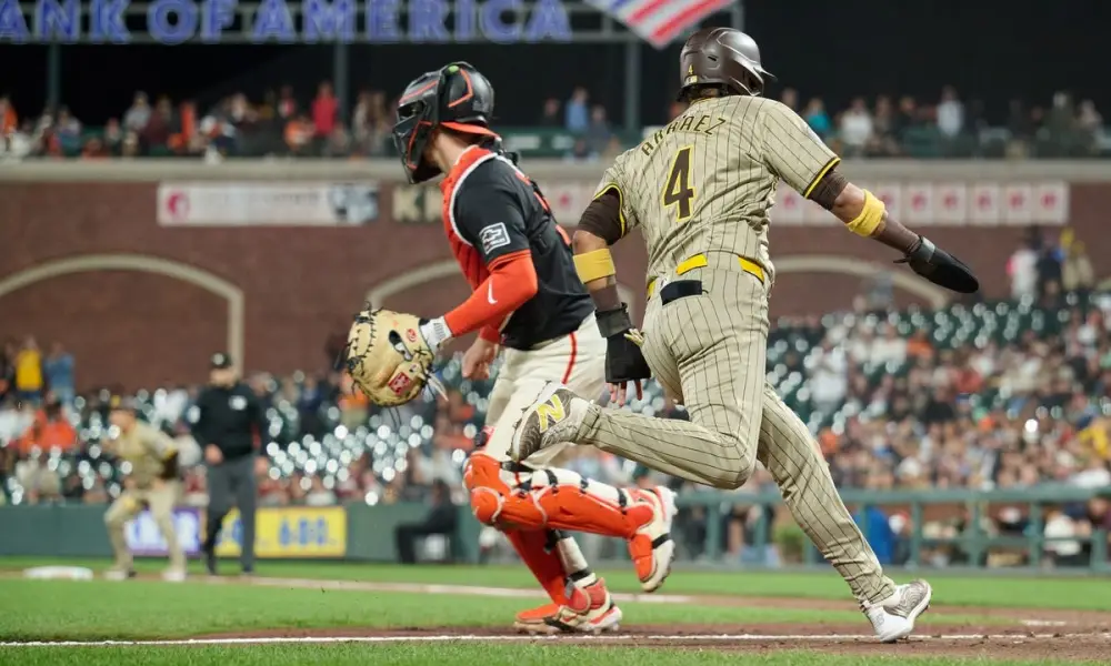 LOS PADRES ANOTAN LA PRIMERA CARRERA DEL JUEGO