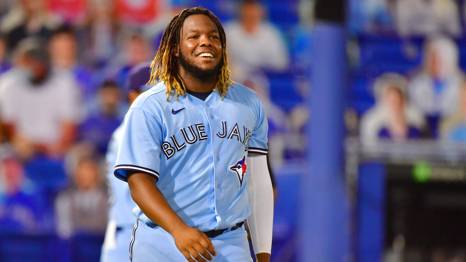 VLADIMIR GUERRERO SEGUIRA CON JUGADOR DE LOS AZULEJOS