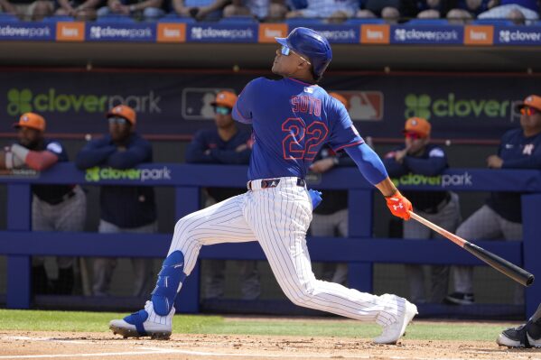 JUAN SOTO EMPIEZA A BATEAR