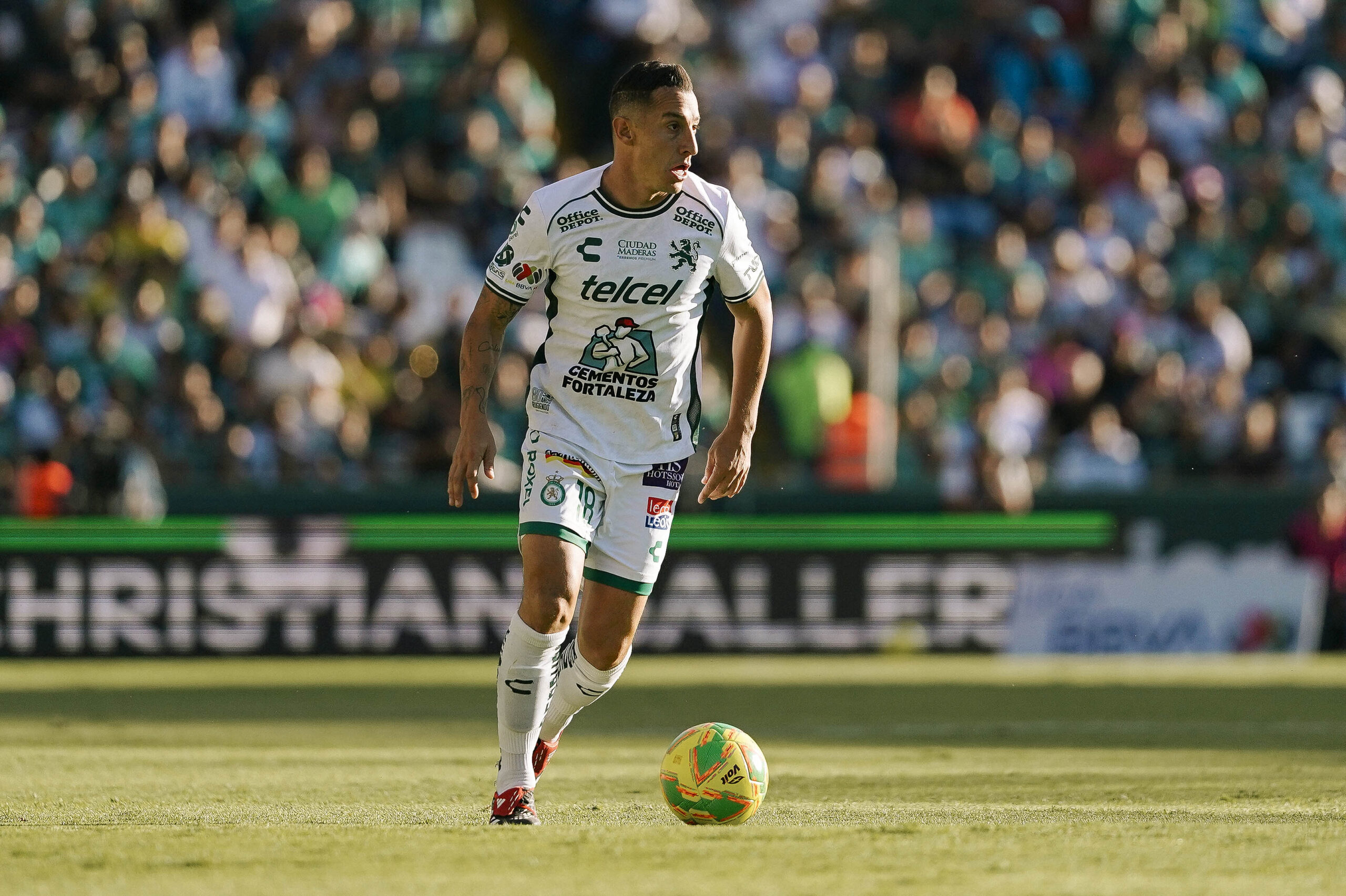 ANDRÉS GUARDADO LEON VS PUEBLA CL2025 LIGA MX