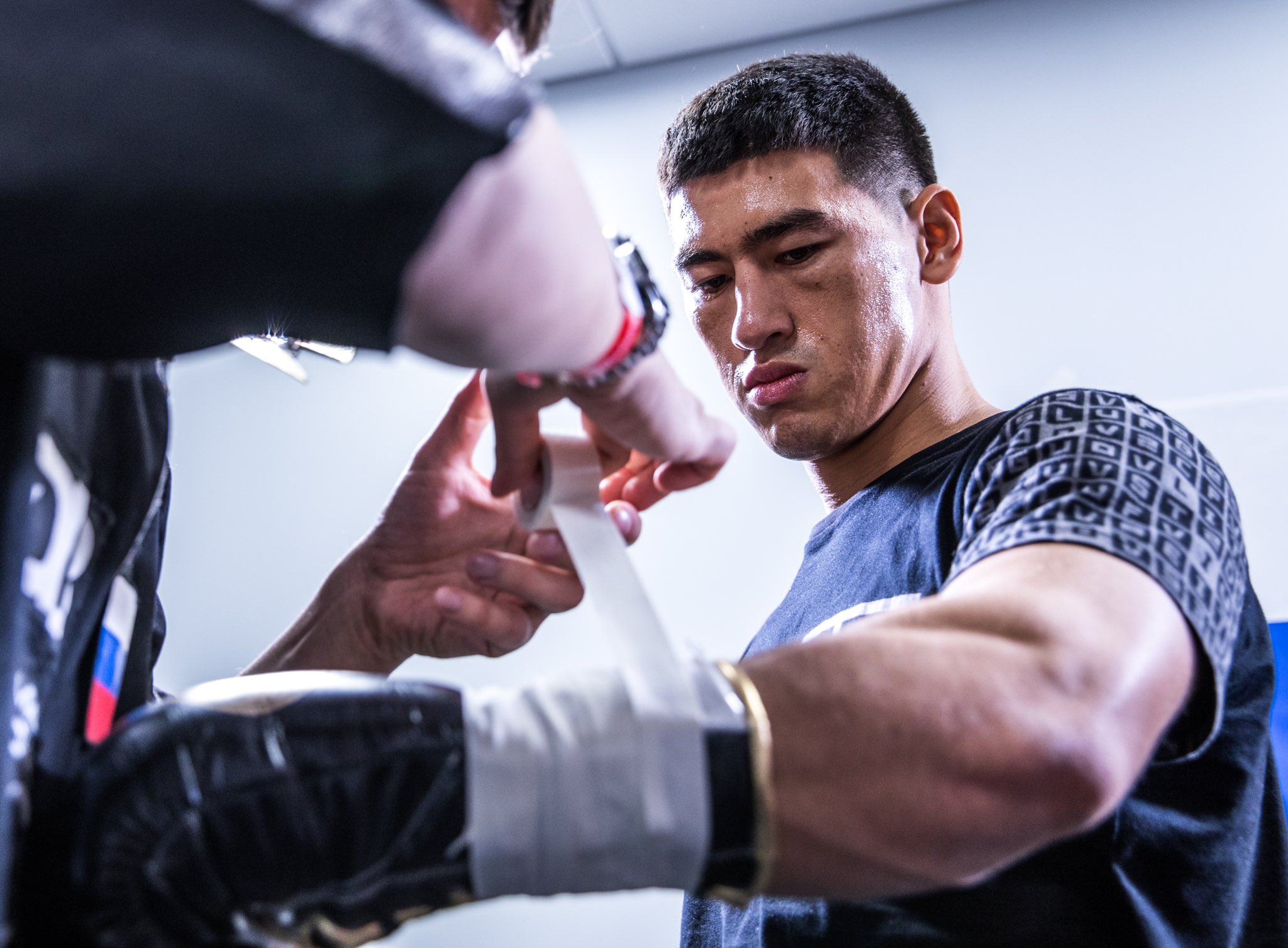 Bivol se negó a pelear con David Benavidez.