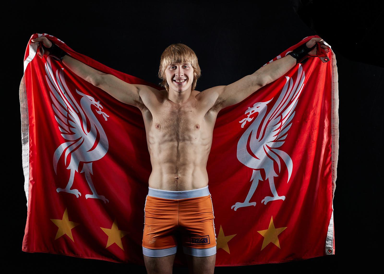 Pimblett entra al top ten del ranking de peso ligero de UFC.
