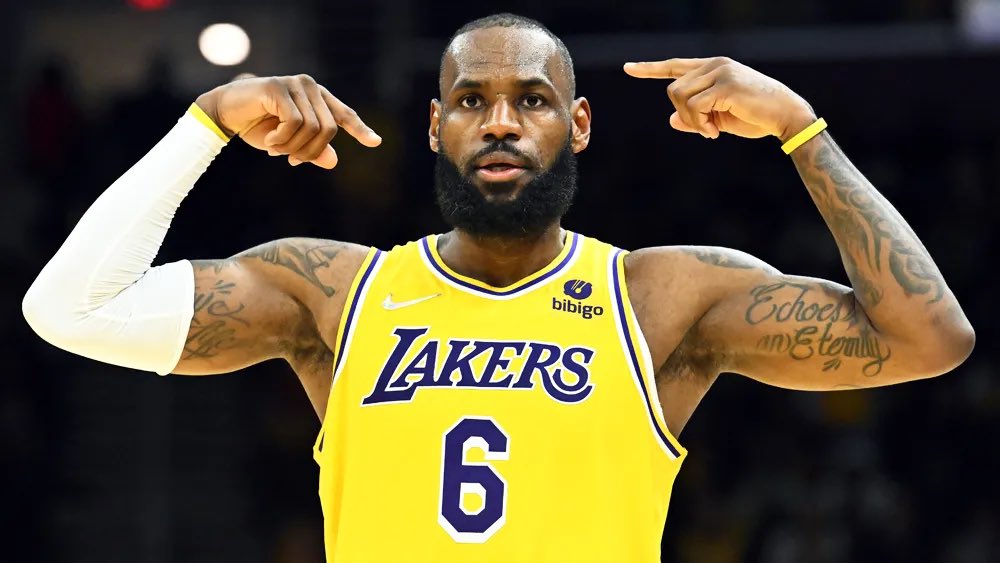 LeBron y su nuevo rol: James busca ser el as defensivo de Los Ángeles Lakers.