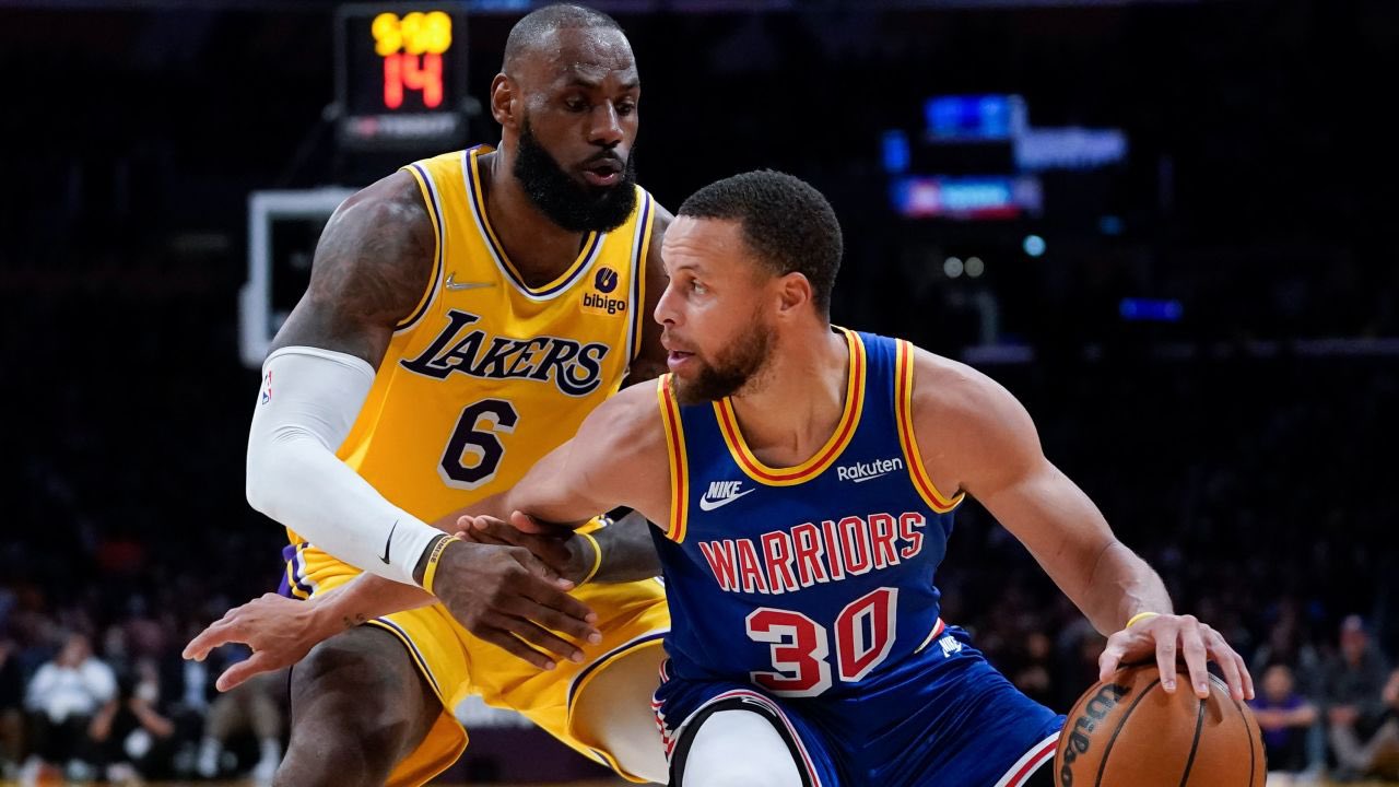 Los Lakers reciben el día de hoy a los Warriors.